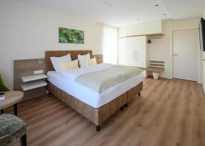 מלון Gaestehaus Zum Weintraum Eimsheim