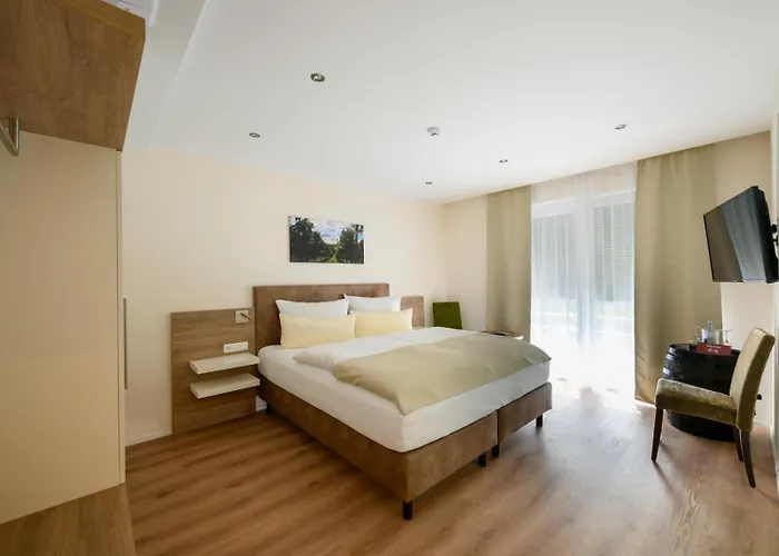 Gaestehaus Zum Weintraum מלון