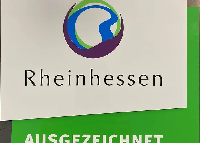 Gaestehaus Zum Weintraum מלון *